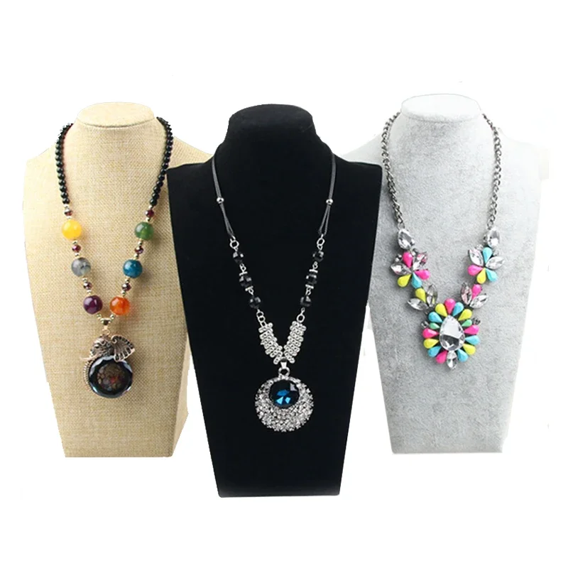 Velvet Portrait Necklace Displ - Body Jewelry Display Ideas incelemesi ve fiyatı