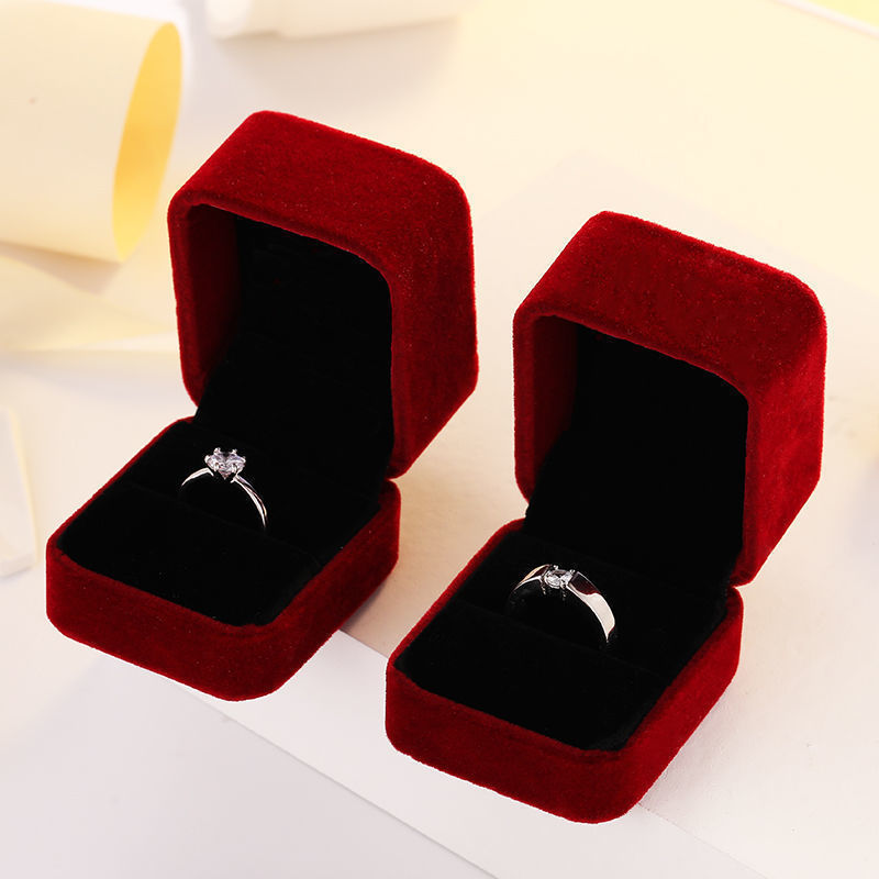 Square Red Engagement Velvet E - Body Jewelry Display incelemesi ve fiyatı
