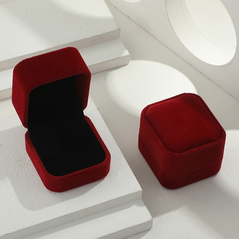 Square Red Engagement Velvet E - Body Jewelry Display incelemesi ve fiyatı