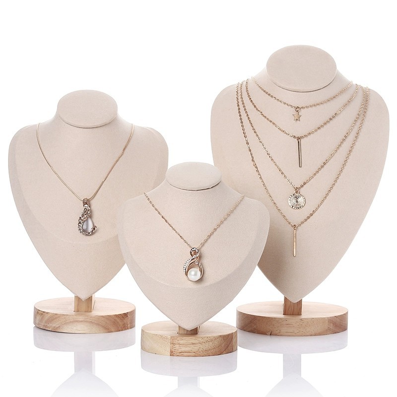 Velvet Portrait Necklace Displ - Body Jewelry Display Ideas incelemesi ve fiyatı